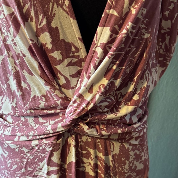 Amour Vert Floral Maxi Dress in Burgundy and Cream - Picture 6 of 9